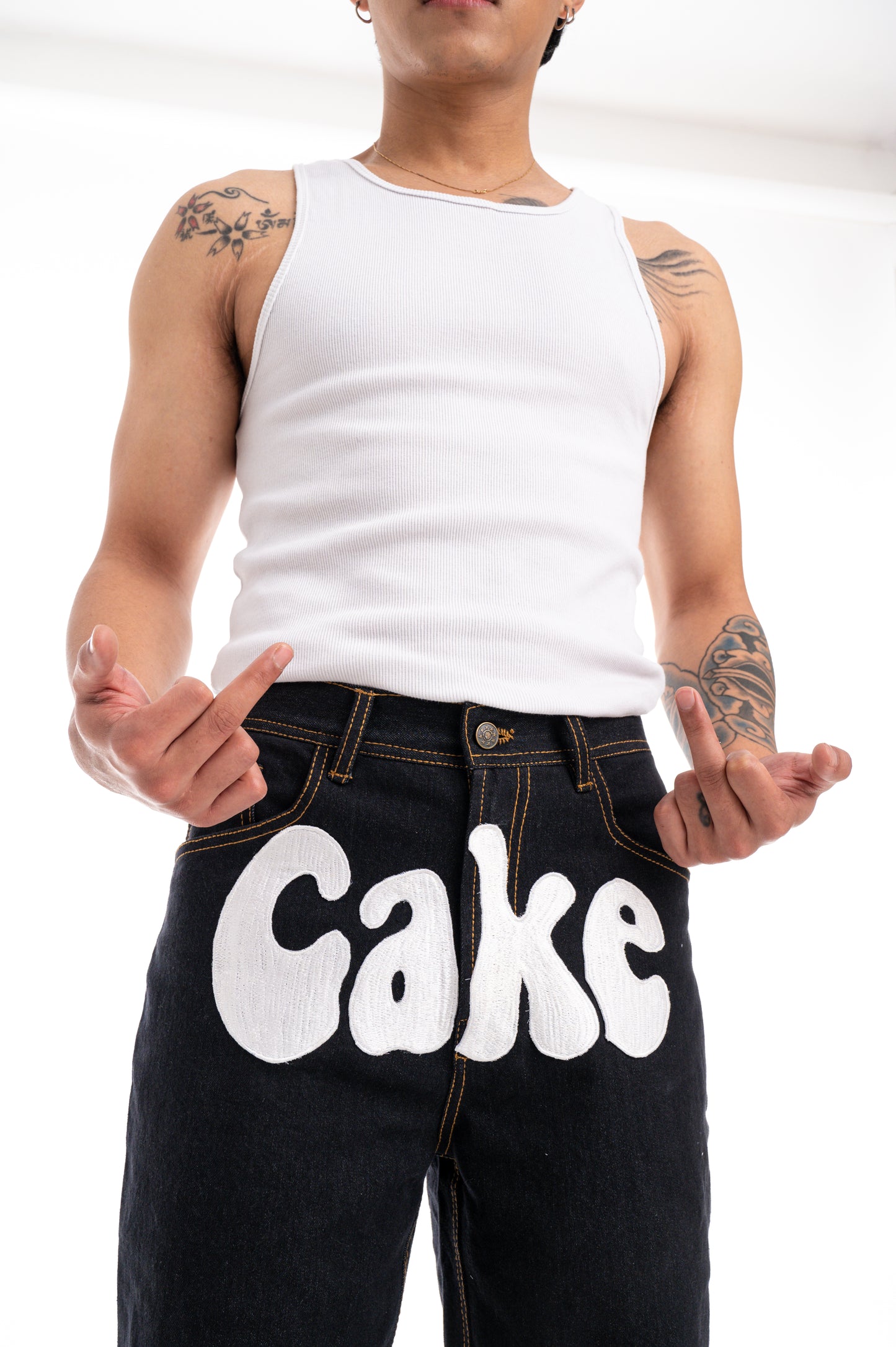 WHITE CAKE DENIM (FRONT PRINT)