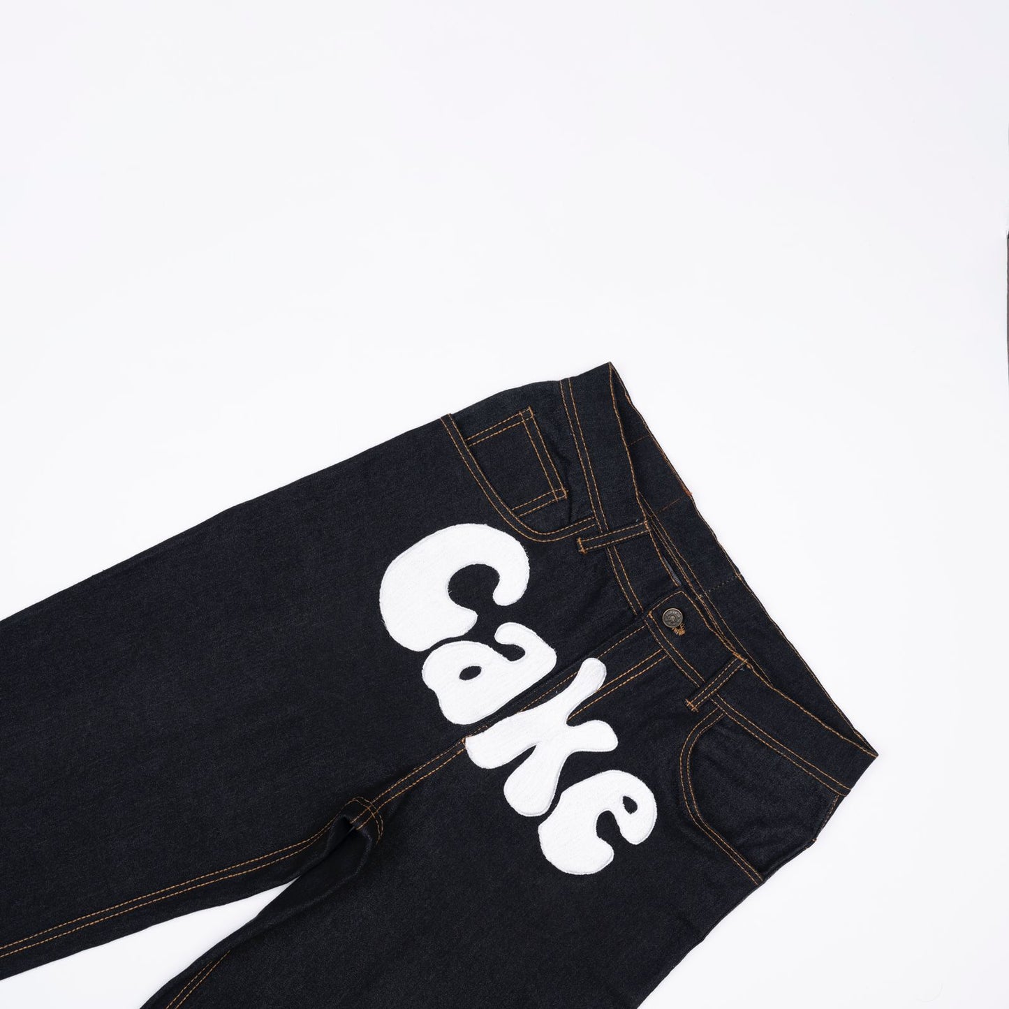 WHITE CAKE DENIM (FRONT PRINT)