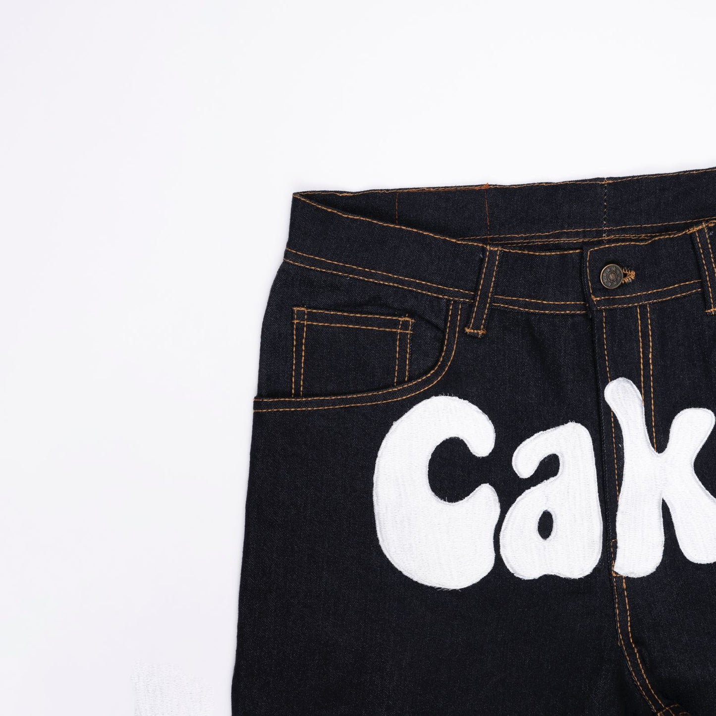 WHITE CAKE DENIM (FRONT PRINT)