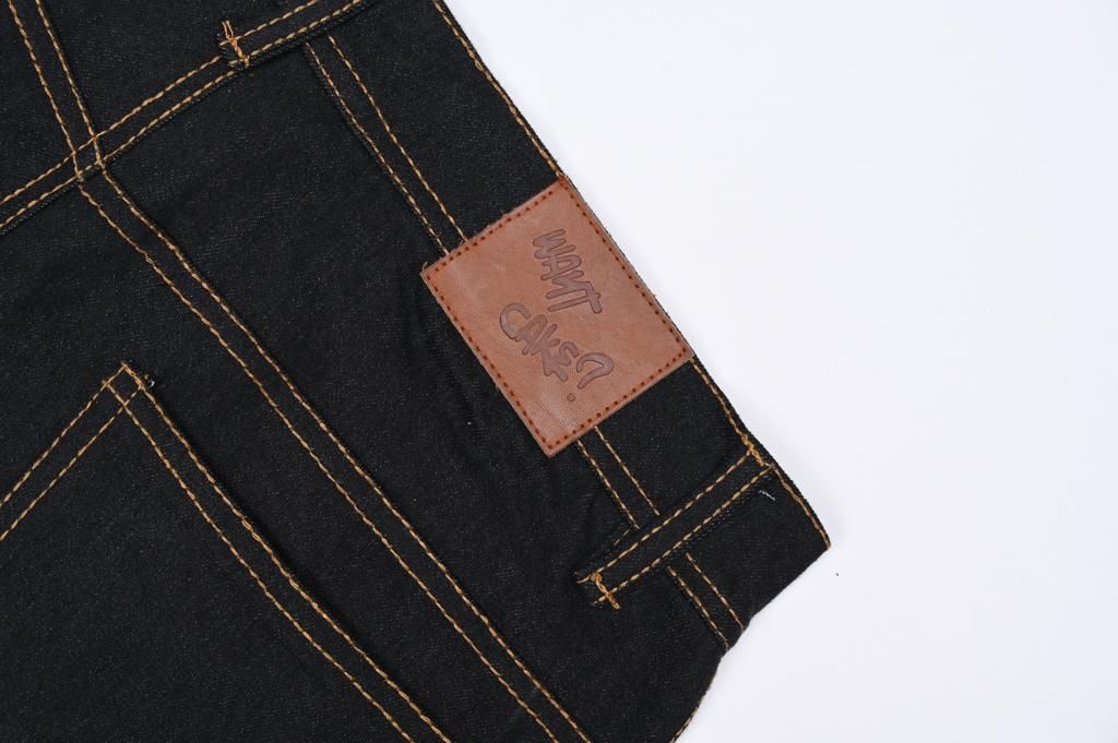 WHITE CAKE DENIM (BACK PRINT)