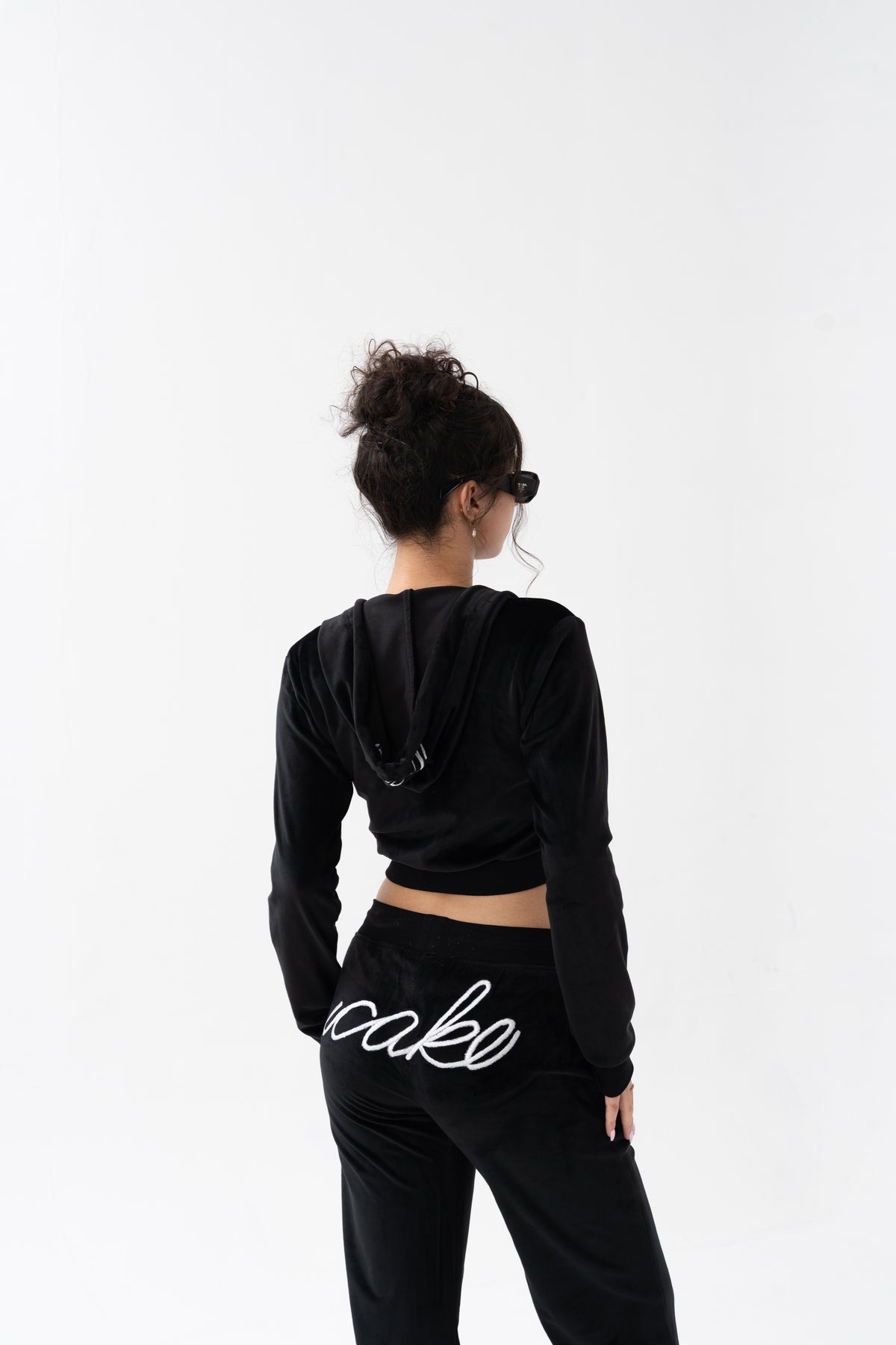 CAKE VELOUR HOODIE – Cakejeans CAKE VELOUR HOODIE – Cakejeans